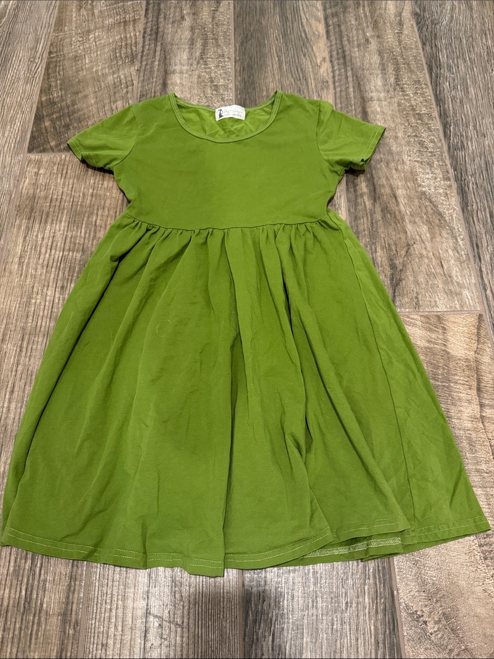 Lily & Londyn Short Sleeve Olive Green Twirl Dress - size 14